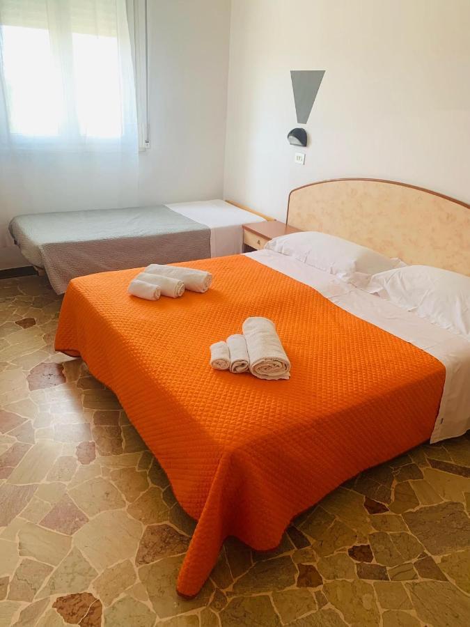 Hotel Ariosto Ріміні Екстер'єр фото