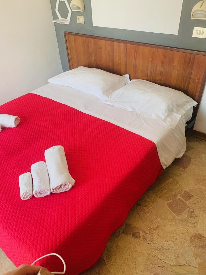 Hotel Ariosto Ріміні Екстер'єр фото