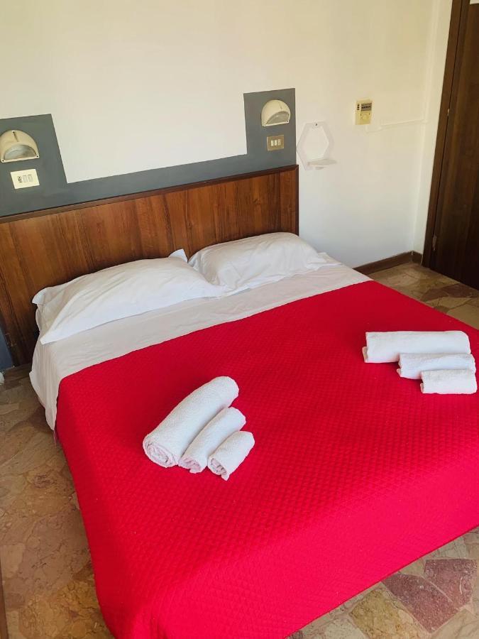 Hotel Ariosto Ріміні Екстер'єр фото
